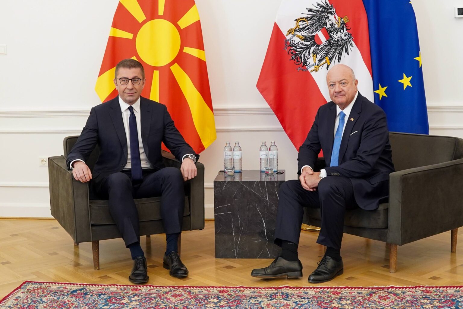 Македонија и Австрија имаат извонредни билатерални односи во сите сфери, истакнаа Мицкоски и Стокер во Австрија