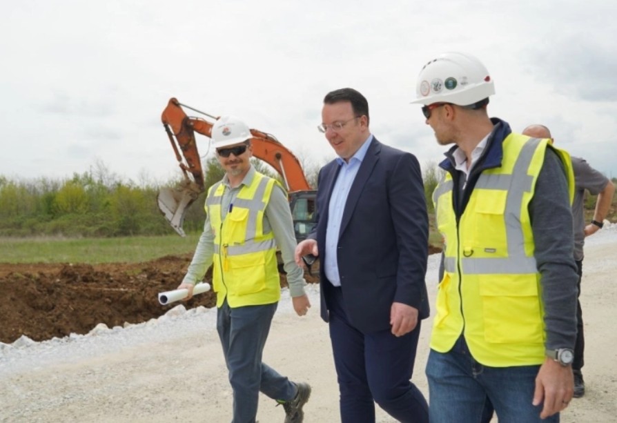 Во Пелагонискиот регион има инфрастуктурен бум, истакна Николовски