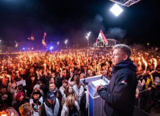 ФОТО: Кој е Петер Маѓар, човекот кој победи на изборите во Унгарија