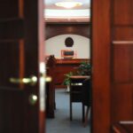 Барањата да бидат во сила противправни акти не се составен дел од принципот за владеење на правото, ниту ја прават државата – функционална