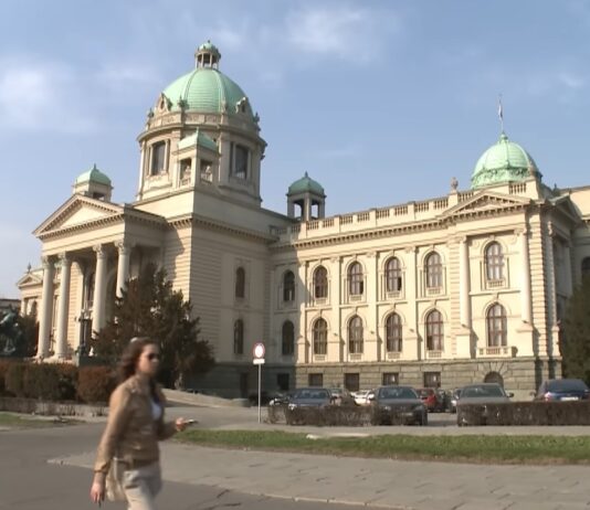 Опозицијата бара пад на Владата во Србија, утре ќе се гласа за недоверба