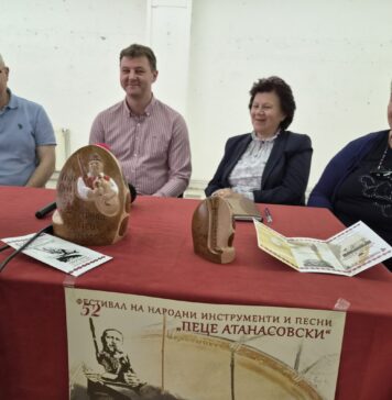 Фестивал на народни инструменти и песни „Пеце Атанасовски“ во Прилеп и во Долнени