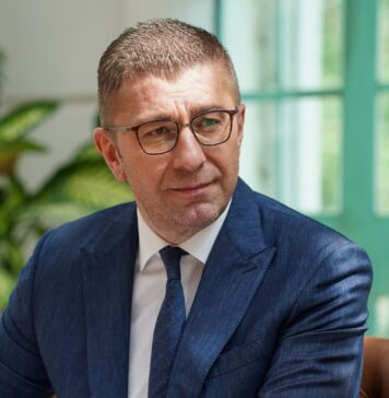 Мицкоски: Европратениците да се држат до европските вредности, да го поддржат амандманот според кој билатералните протоколи не се составен дел од преговарачката рамка