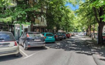 Нови правила за паркирање во Центар: Бесплатно паркирање само за едно возило
