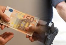 МВР: Косовски државјанин приведен со 50 евра „поткуп“ во патна исправа