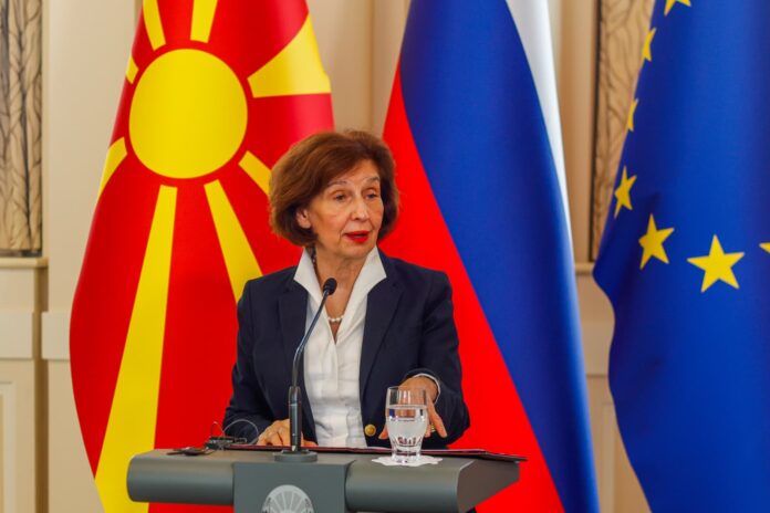 Siljanovska Davkova Slovenija.1 jpg