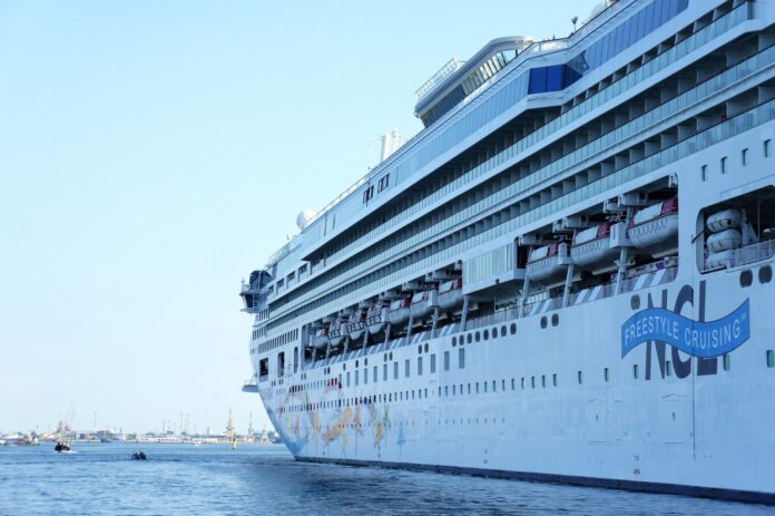 Cruiser ship