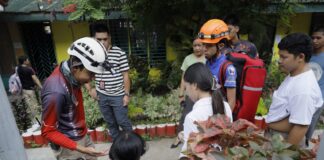 Најмалку 15 загинати во силен земјотрес на Филипините, 138 нови потреси и цунами бранови Zemjotres Filipini