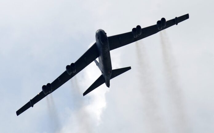 Farnborough International Airshow US B52 bomber , voen avion