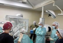 Со поддршка од професор од Кина, во Скопје изведени првите робот-асистирани уролошки операции