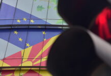Невистина е дека Македонија мора да ги исполни политичките обврски од претходната влада!