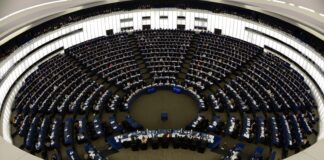 Водечките политички групи во Европскиот парламент (ЕП) и понатаму го поддржуваат проширувањето базирано врз заслуги