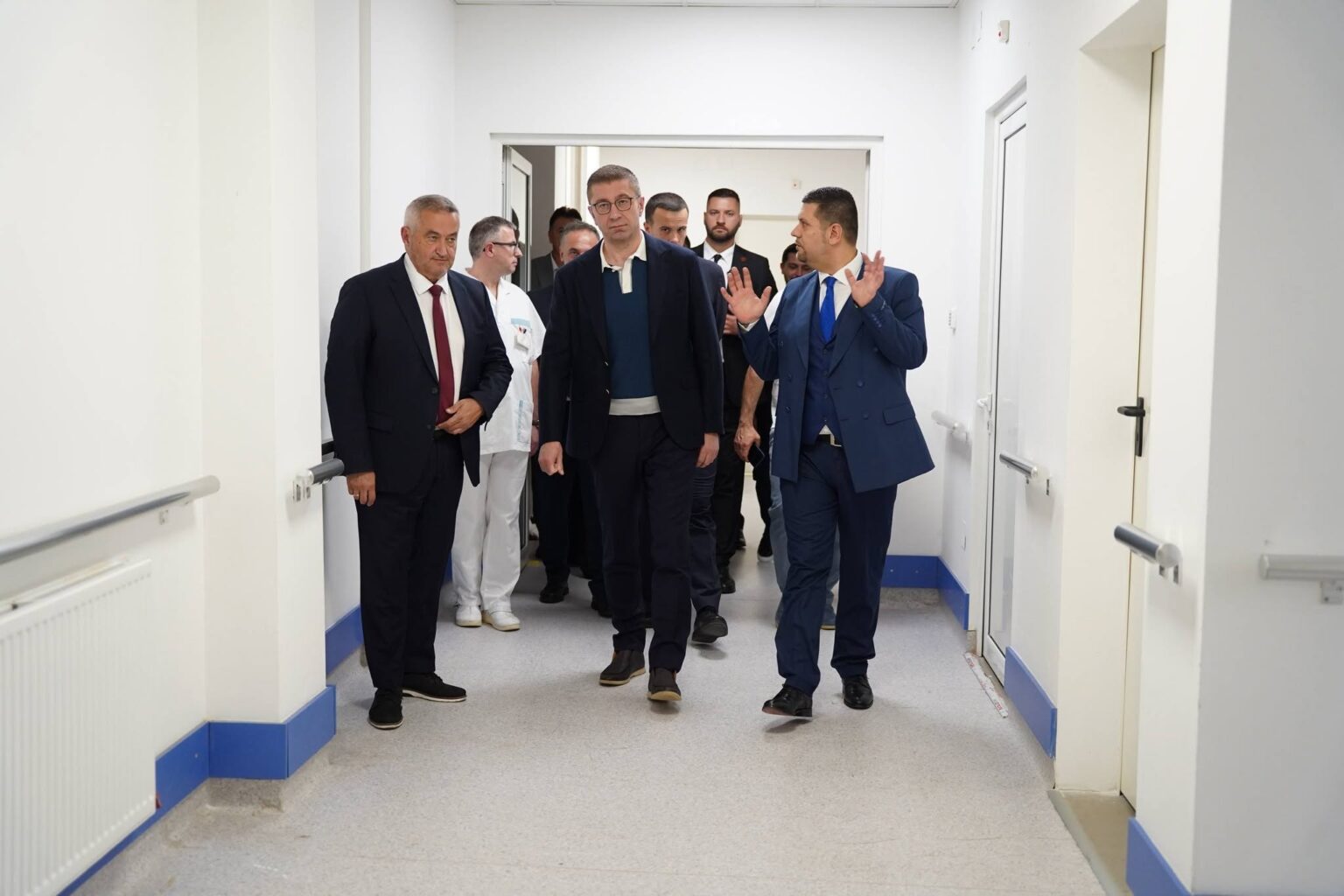 В петок и в сабота средби со коалициските партнери од „Вреди“ и ЗНАМ за најавената владина реконструкција