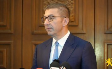 Клековски министер за здравство, Велковски за социјална политика, Стоиљковиќ за локална самоуправа