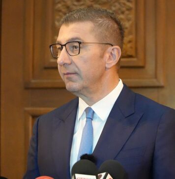 Клековски министер за здравство, Велковски за социјална политика, Стоиљковиќ за локална самоуправа