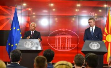 Мицкоски до Кошта: Не бараме привилегии, туку фер и предвидлив пат кон ЕУ