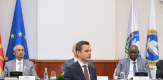 Мирот не се создава само во големи конференциски сали и не се обезбедува само со потписи на договори, порача Муцунски