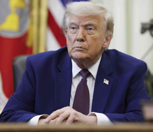Трамп: Цените на нафтата ќе паднат под два долари по галон ако САД „ја добијат војната со Иран“