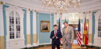 Средба на министерот Муцунски со заменик-државниот секретар на САД, Кристофер Ландау