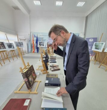 Во Прилеп отворена изложбата „Истакнати културни дејци и достигнувања на Русија“