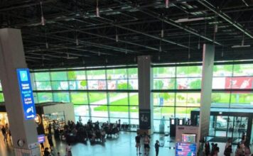 Оштетени се „Вили Водно“, Аеродромската полициска база Петровец, објектите на министерствата за финансии и земјоделство, зградата на ОЈО, а вода протекла на скопскиот аеродром