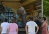 ФОТО: Гостиварчани и денес се снабдуваа со вода од пунктовите што ги постави Владата