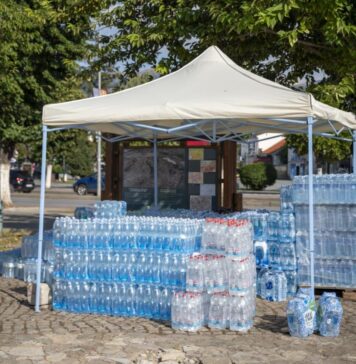 Прилепчани донираа вода за Гостиварчани