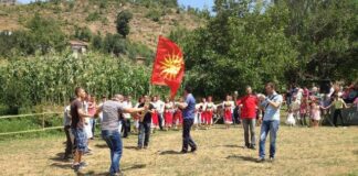 Македонците во Албанија соочени со предизвици – борба за јазикот, идентитетот и иднината