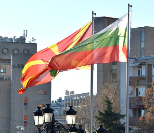 Македонија и Бугарија во тежок дипломатски ќор-сокак наречен замрзнат конфликт