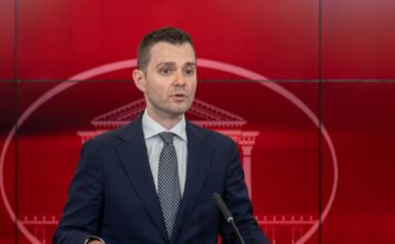 Муцунски: Дијалогот со Бугарија е постојан, нашите црвени линии се јасни