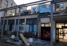 Силниот урагански ветар однесе дел од кровната конструкција на штипската Клиничка болница