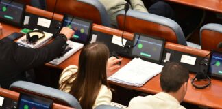Разрешени министрите Трипуновски, Стоиљковиќ, Алиу, Лимани, Перински и Салиу