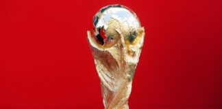 Трофеј што доловува три спортски емоции