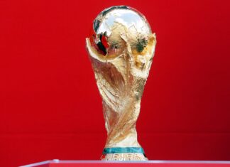 Трофеј што доловува три спортски емоции