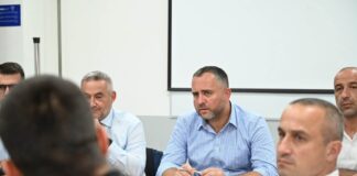 Експерти од ЈП „Водовод и канализација“ се во Гостивар, утврдуваат каква е состојбата со водата, вели Тошковски
