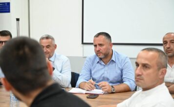 Експерти од ЈП „Водовод и канализација“ се во Гостивар, утврдуваат каква е состојбата со водата, вели Тошковски