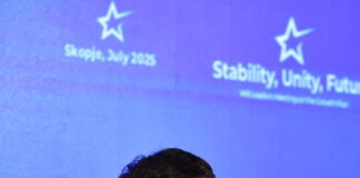 Величањето на воените злосторници е неспоиво со европските вредности, порача Кос за погребот на Младиќ