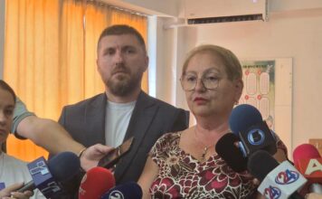 Нашите млади заслужуваат квалитетно образование, „Рацете на политиката подалеку од образованието“, порача Јаневска