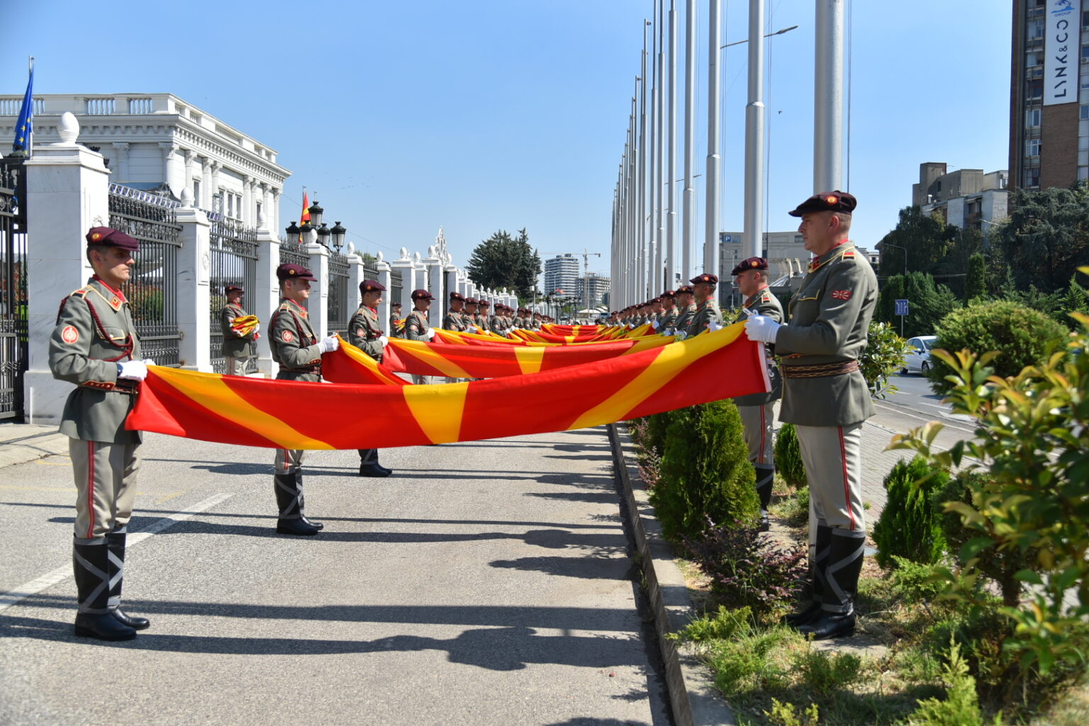 Nezavisnost 8 Septemvri Zname