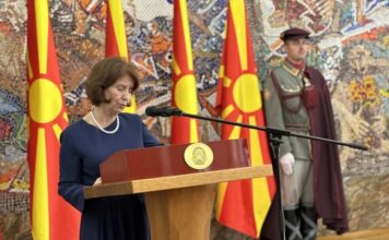 Силјановска Давкова одликува петмина творци со Орден „8 Септември“