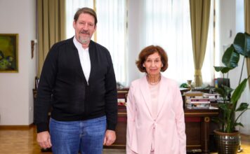Средба на Силјановска Давкова со европратеникот и известувачот на Европскиот парламент, Вајц