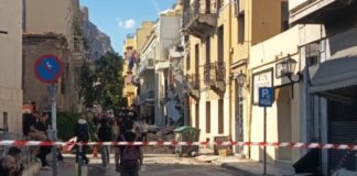 Едно тело извлечено од урнатините во Атина, се трага по уште пет исчезнати