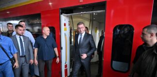 ФОТО: Тргна „Градски воз“, Мицкоски со соработниците се возеа од Зелениково до Скопје