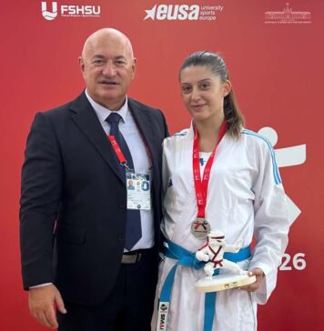 Сребро за каратистката Јована Мицовска