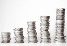 Средновековна ризница во Русија: Пронајдени 2.600 сребрени монети, меѓу нив и стотици досега непознати