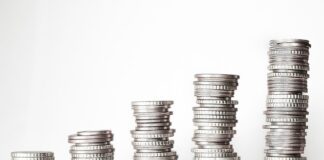 Средновековна ризница во Русија: Пронајдени 2.600 сребрени монети, меѓу нив и стотици досега непознати