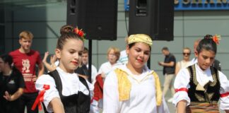 Фолклорот овозможува позитивна социјална средина и добар психофизички развој кај децата