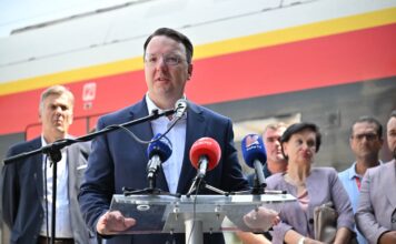 Градскиот воз превезе 1.500 патници за три дена, Николоски најавува уште две линии