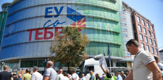 Сирени пред ЕУ, глувост во Брисел