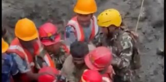Две лица спасени од тунел девет дена по катастрофалните поплави во Непал